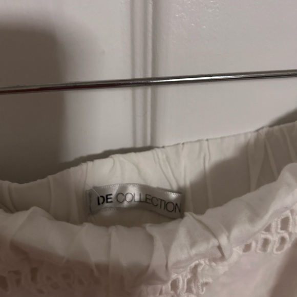 De Collection Eyelet Skirt fits size small/medium - Picture 2 of 3